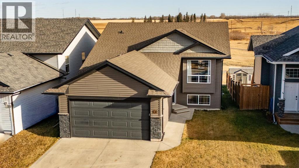 93 Mann Drive, Penhold, Alberta  T0M 1R0 - Photo 1 - A2270820