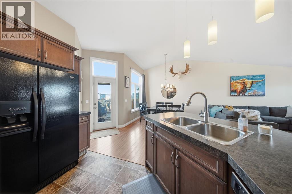 93 Mann Drive, Penhold, Alberta  T0M 1R0 - Photo 8 - A2270820