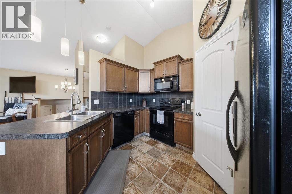 93 Mann Drive, Penhold, Alberta  T0M 1R0 - Photo 11 - A2270820