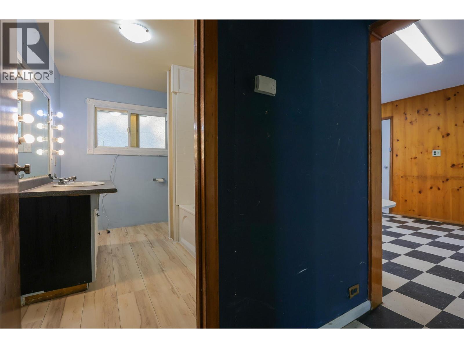 1760 Daniel Street, Trail, British Columbia  V1R 4G8 - Photo 20 - 10363046