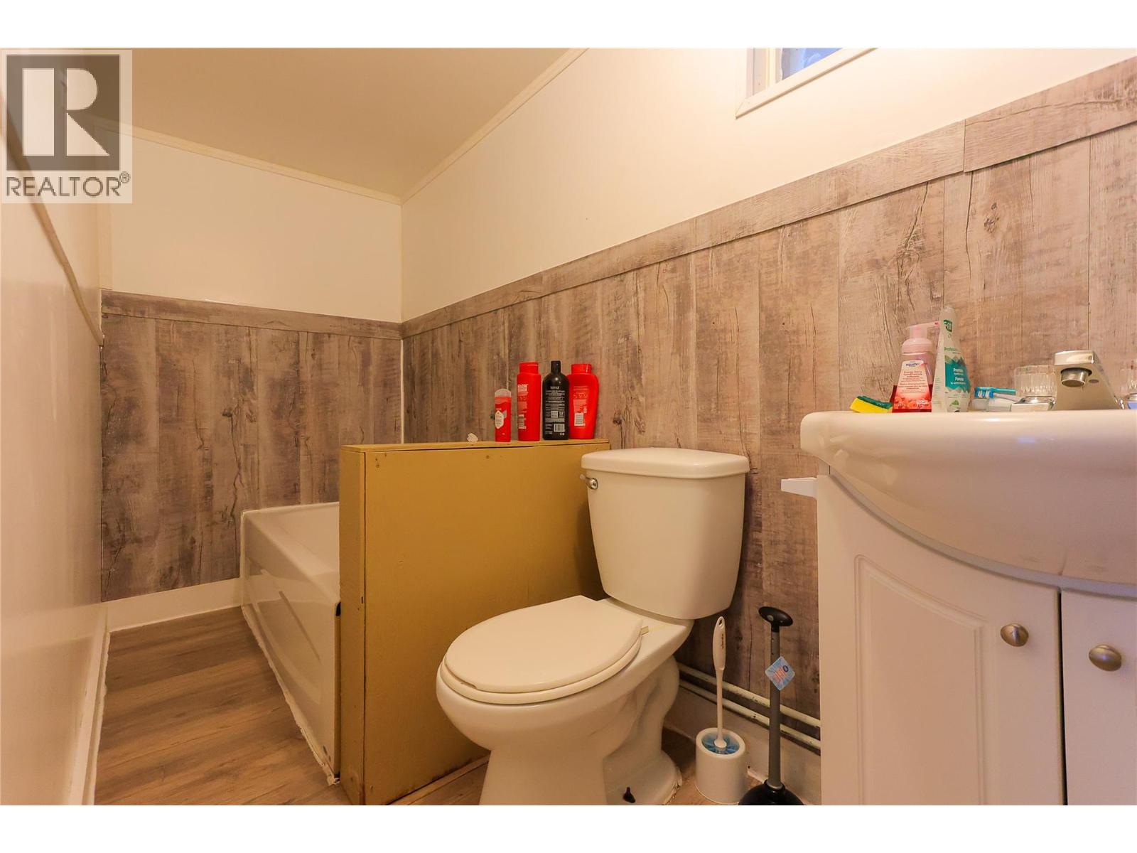 1760 Daniel Street, Trail, British Columbia  V1R 4G8 - Photo 35 - 10363046