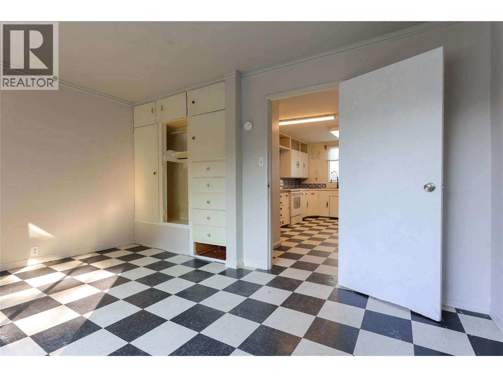 1760 Daniel Street, Trail, British Columbia  V1R 4G8 - Photo 28 - 10363046