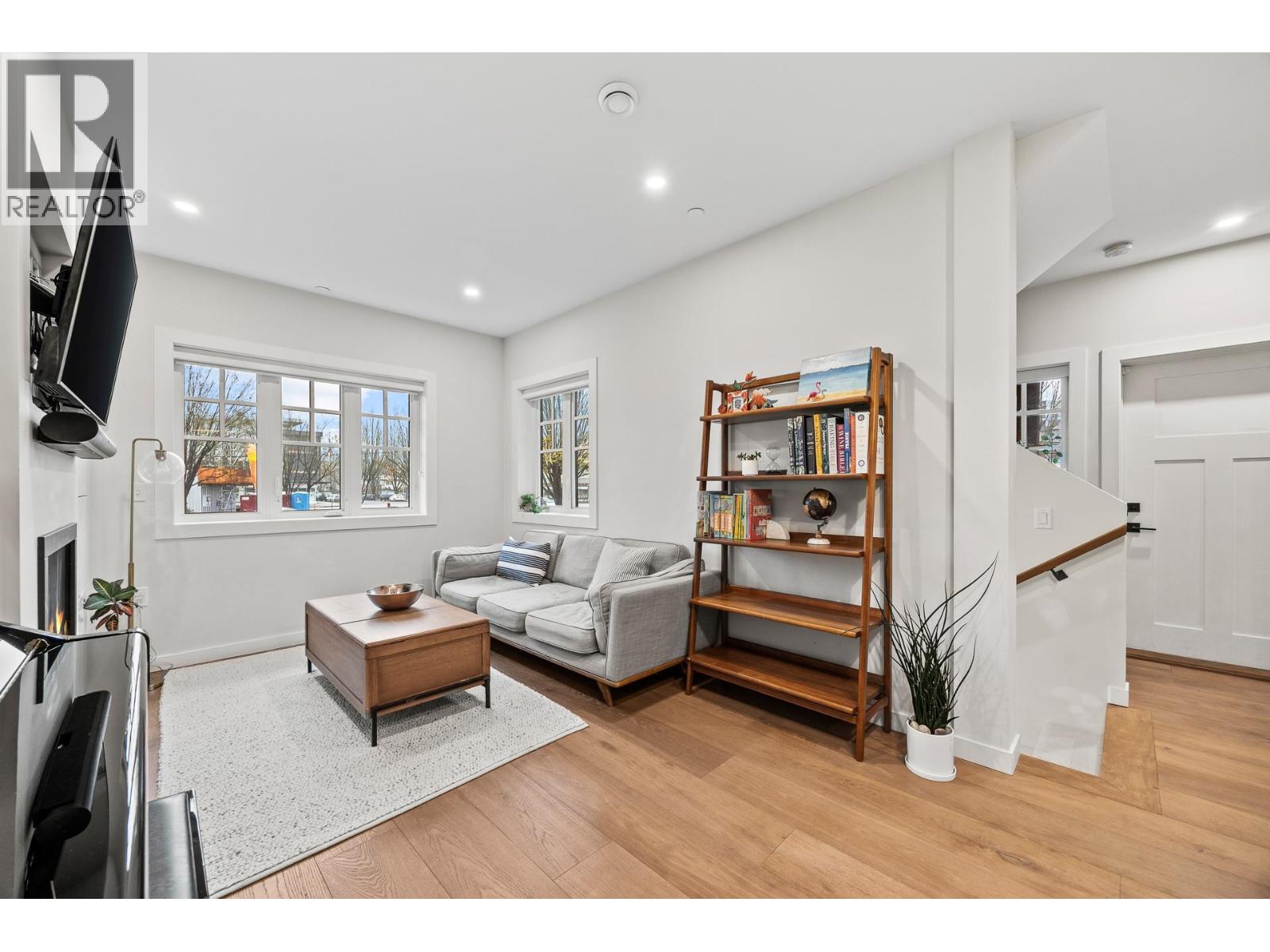 908 E 17th Avenue, Vancouver, British Columbia  V5V 1C2 - Photo 9 - R3068494