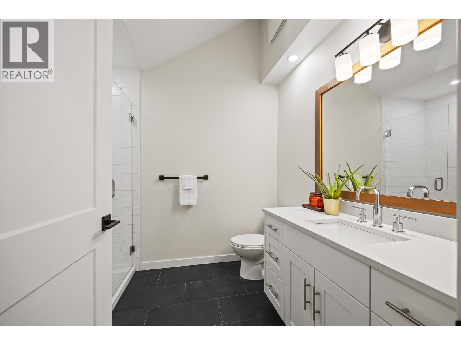 908 E 17th Avenue, Vancouver, British Columbia  V5V 1C2 - Photo 22 - R3068494