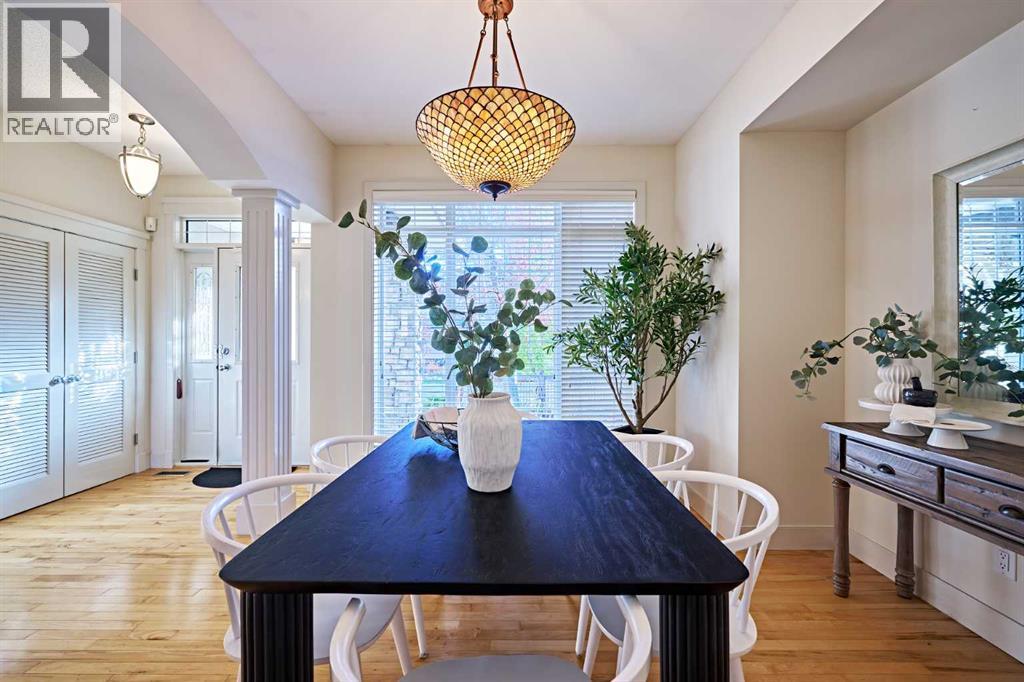 250 Strathridge Place Sw, Calgary, Alberta  T3H 4J3 - Photo 7 - A2266137