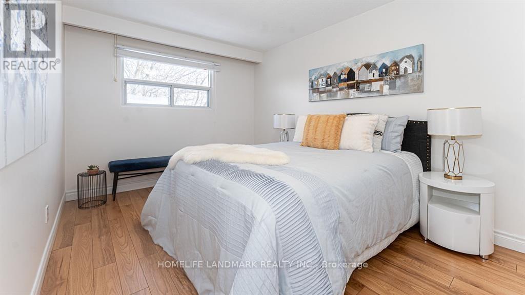 35 Applemore Road, Toronto, Ontario M1B 1R7 - Photo 3 - E12557298