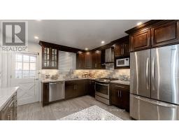 35 APPLEMORE ROAD, Toronto, Ontario