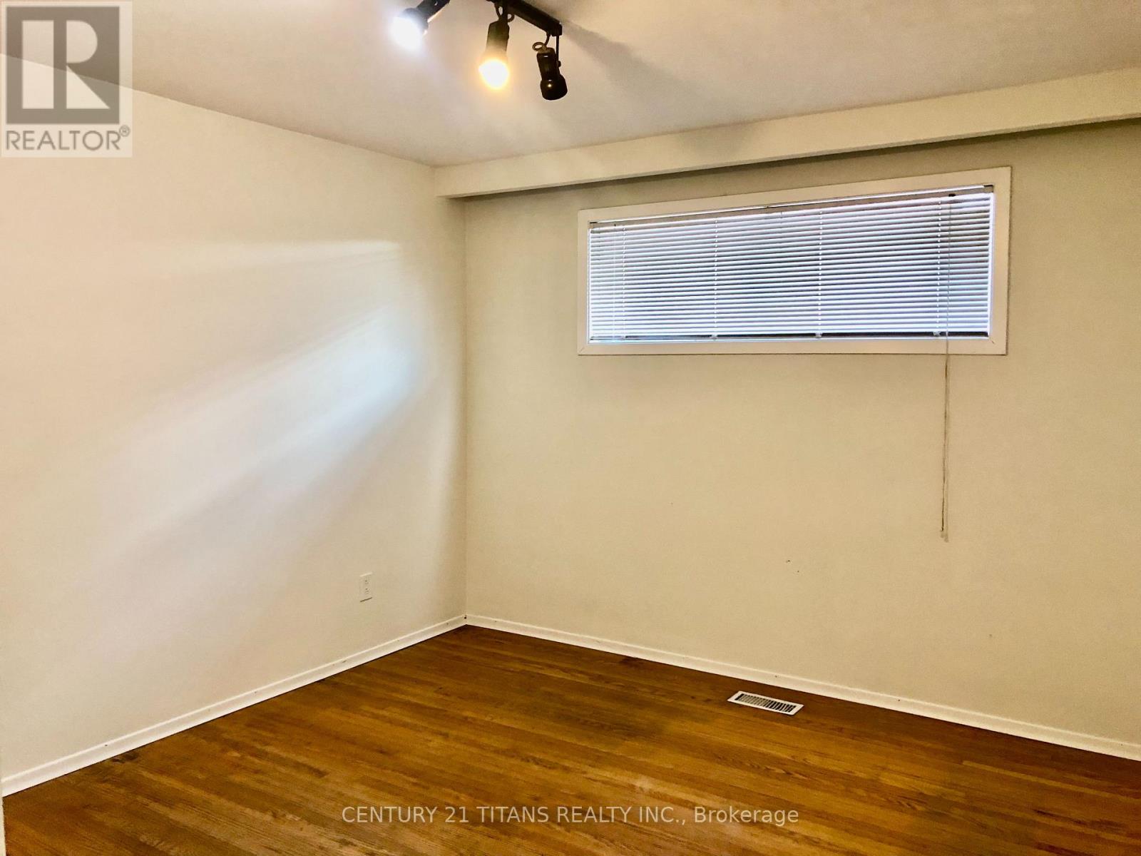 42 Scarboro Crescent, Toronto, Ontario M1M 2J4 - Photo 10 - E12557300