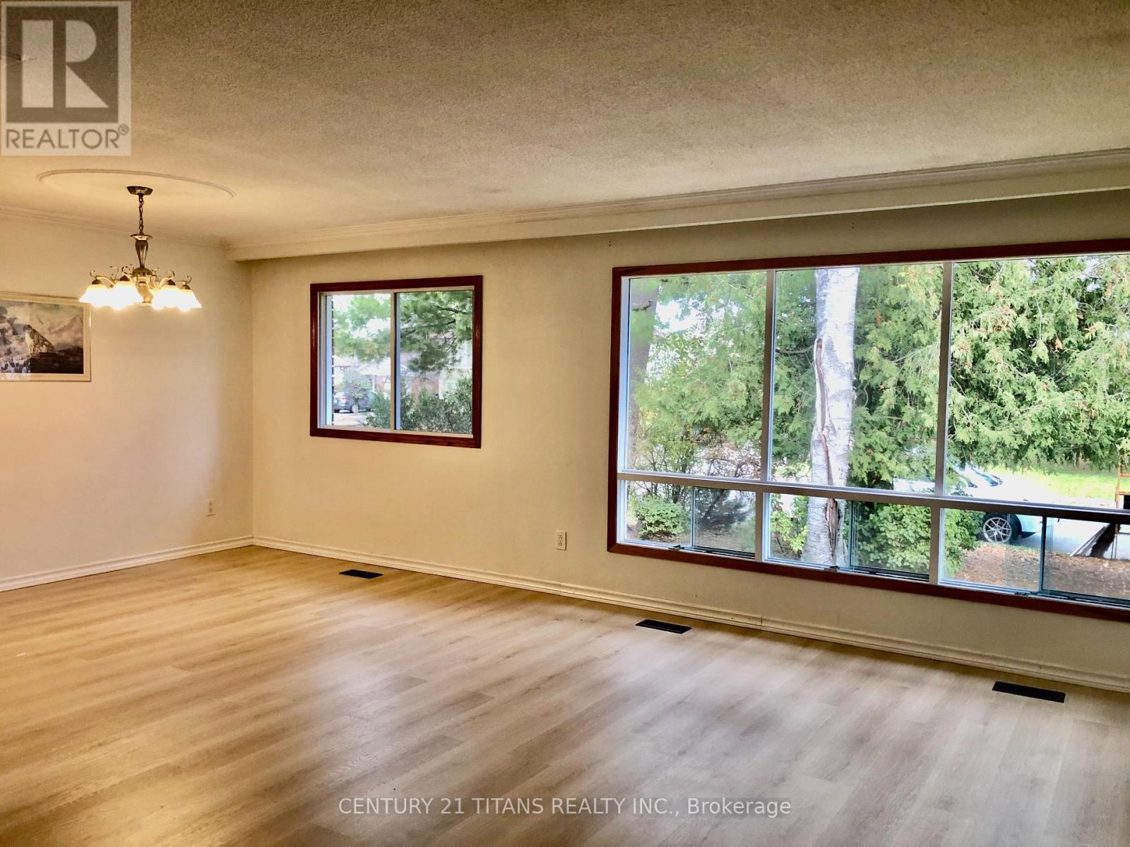 42 Scarboro Crescent, Toronto, Ontario M1M 2J4 - Photo 4 - E12557300