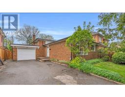 42 SCARBORO CRESCENT, Toronto, Ontario