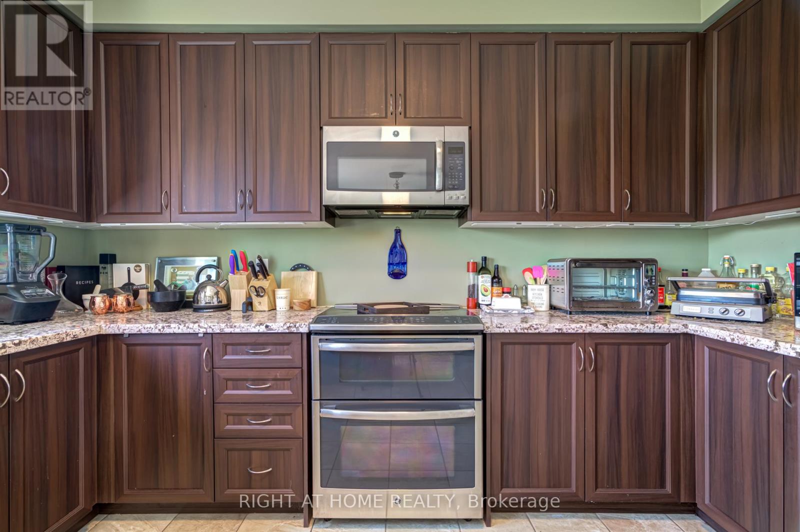 1341 Bardeau Street, Innisfil, Ontario  L0L 1W0 - Photo 13 - N12557296