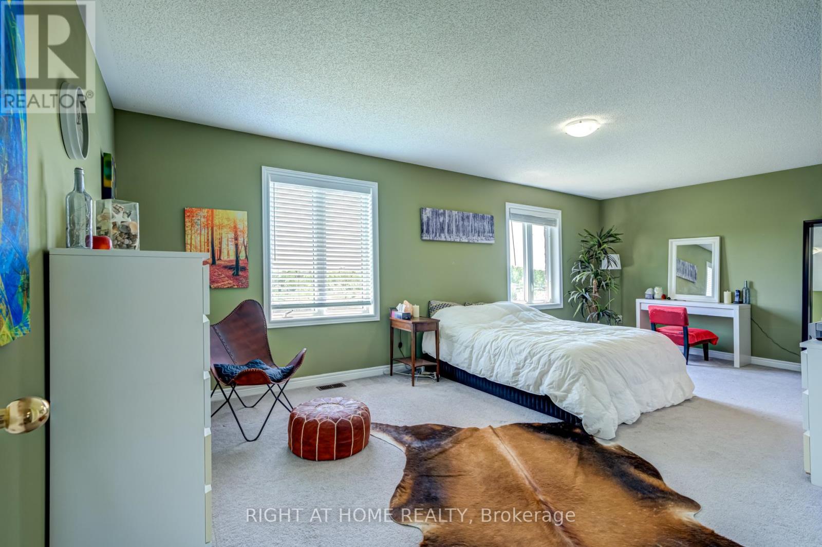 1341 Bardeau Street, Innisfil, Ontario  L0L 1W0 - Photo 18 - N12557296