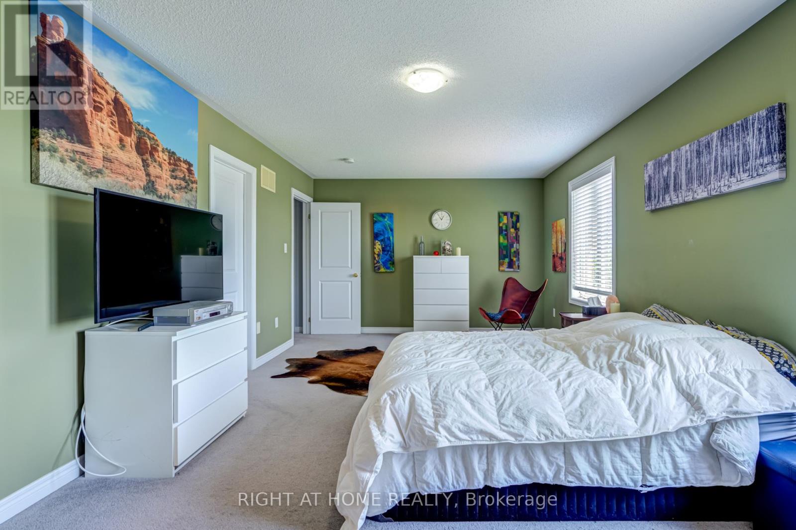 1341 Bardeau Street, Innisfil, Ontario  L0L 1W0 - Photo 20 - N12557296