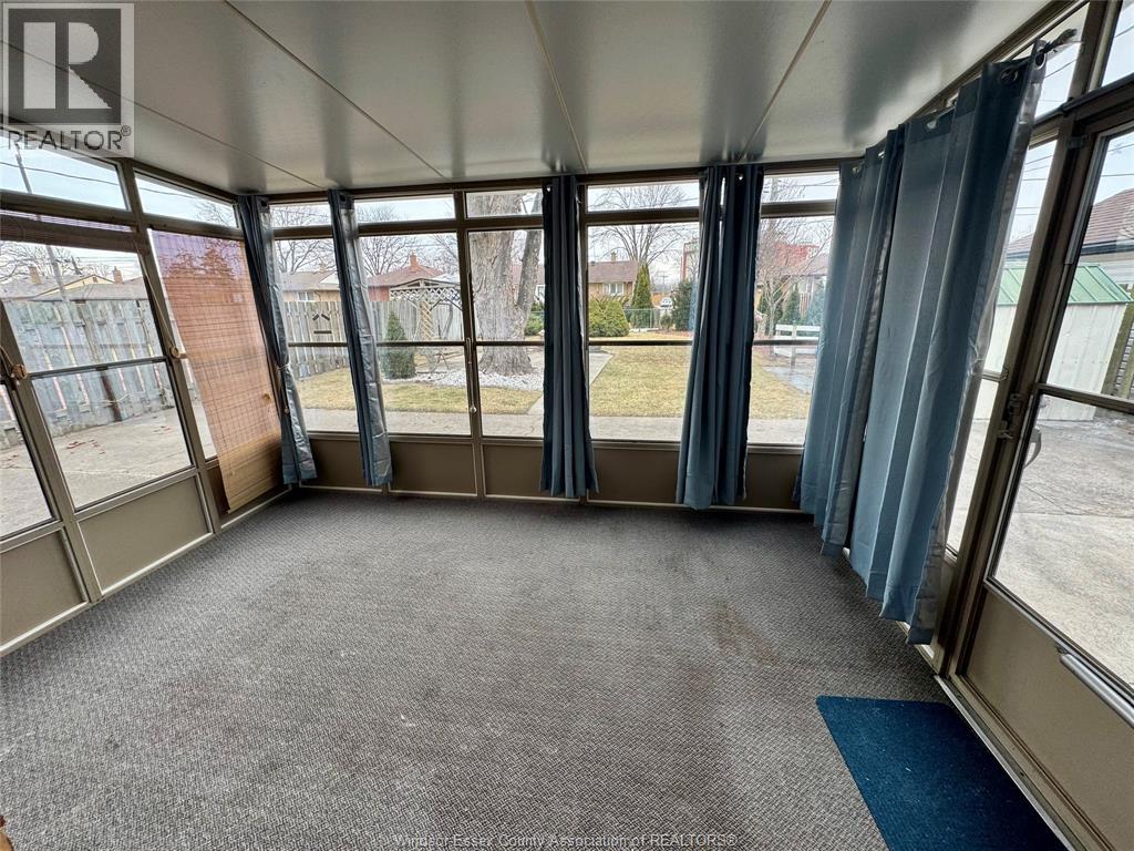 3849 Hillcrest, Windsor, Ontario N9C 2E4 - Photo 10 - 25029091