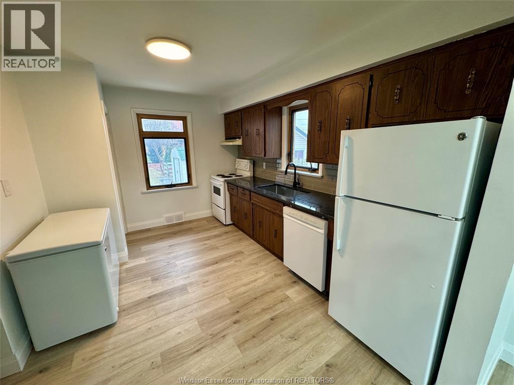 3849 Hillcrest, Windsor, Ontario N9C 2E4 - Photo 4 - 25029091