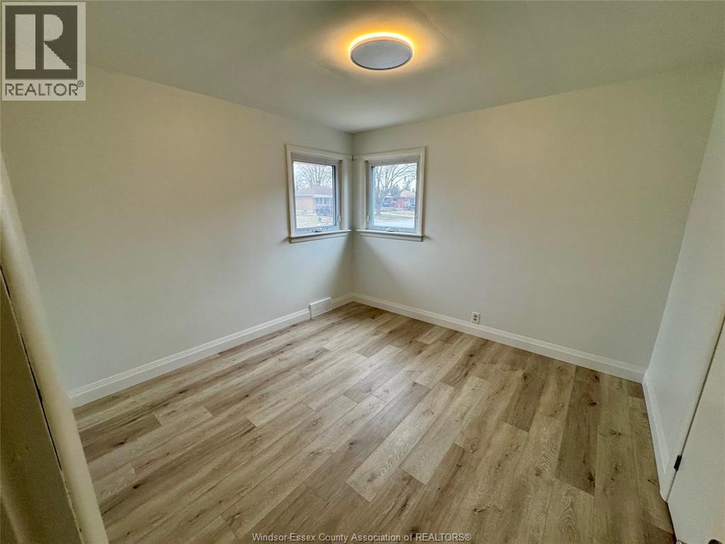 3849 Hillcrest, Windsor, Ontario N9C 2E4 - Photo 6 - 25029091