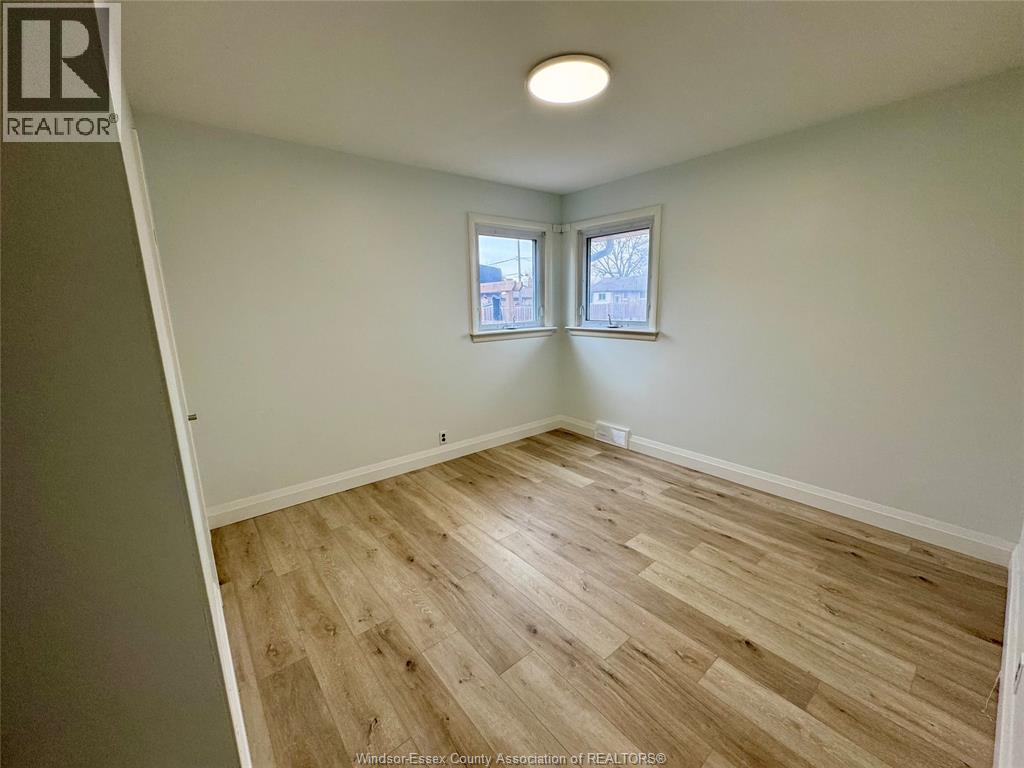 3849 Hillcrest, Windsor, Ontario N9C 2E4 - Photo 7 - 25029091