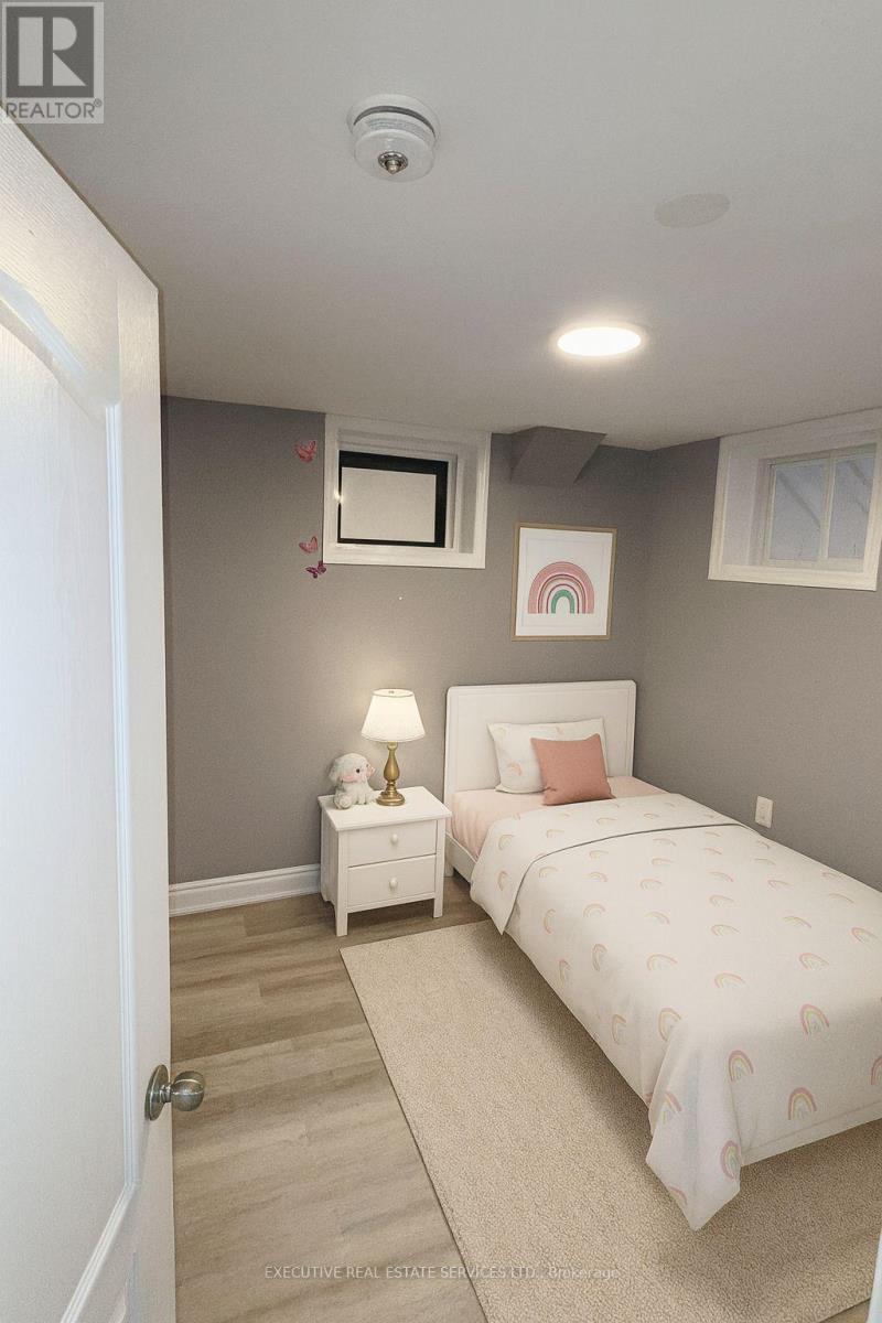 4 Brenscombe Road, Brampton, Ontario  L7A 5E8 - Photo 6 - W12557302