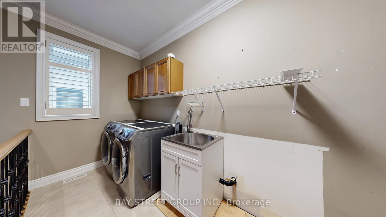 2352 Delnice Drive, Oakville, Ontario  L6H 0A9 - Photo 16 - W12557308