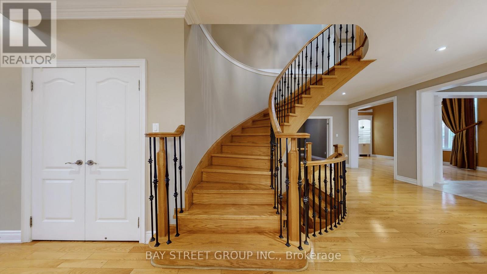 2352 Delnice Drive, Oakville, Ontario  L6H 0A9 - Photo 18 - W12557308