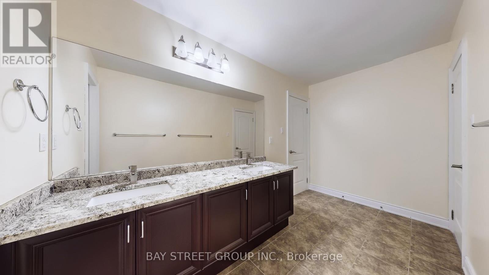 2352 Delnice Drive, Oakville, Ontario  L6H 0A9 - Photo 28 - W12557308