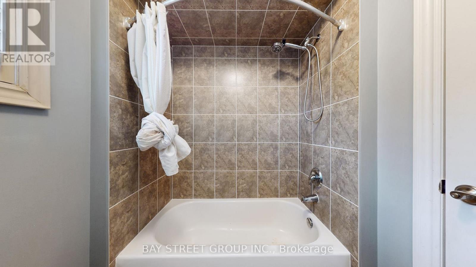 2352 Delnice Drive, Oakville, Ontario  L6H 0A9 - Photo 29 - W12557308