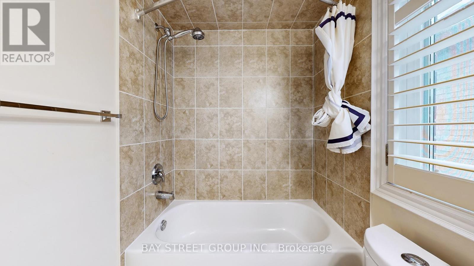 2352 Delnice Drive, Oakville, Ontario  L6H 0A9 - Photo 35 - W12557308