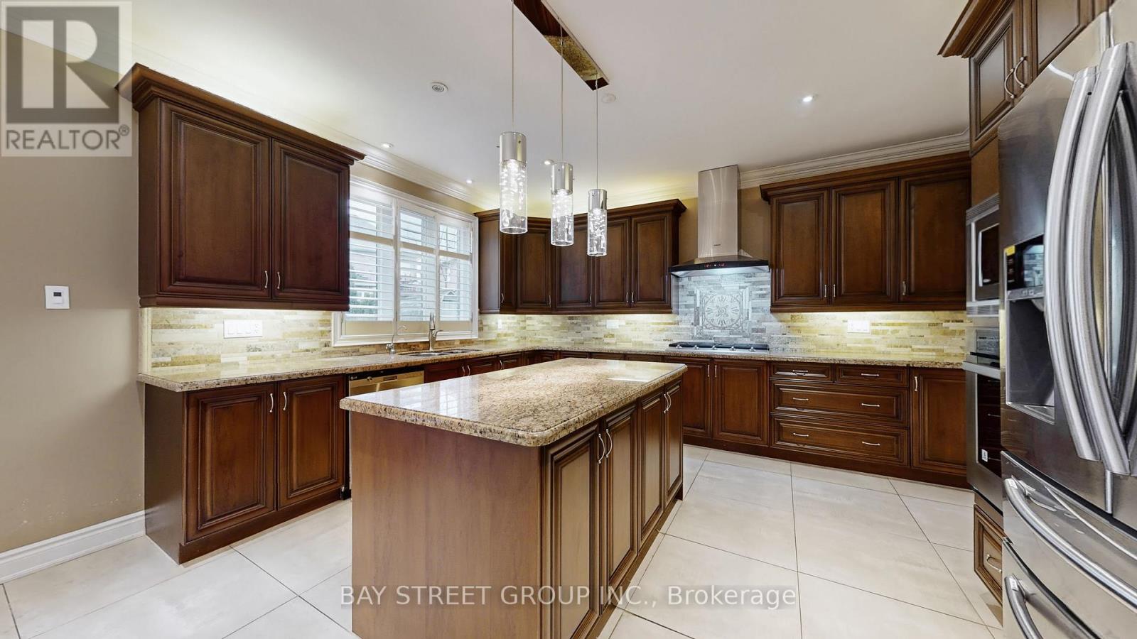 2352 Delnice Drive, Oakville, Ontario  L6H 0A9 - Photo 9 - W12557308