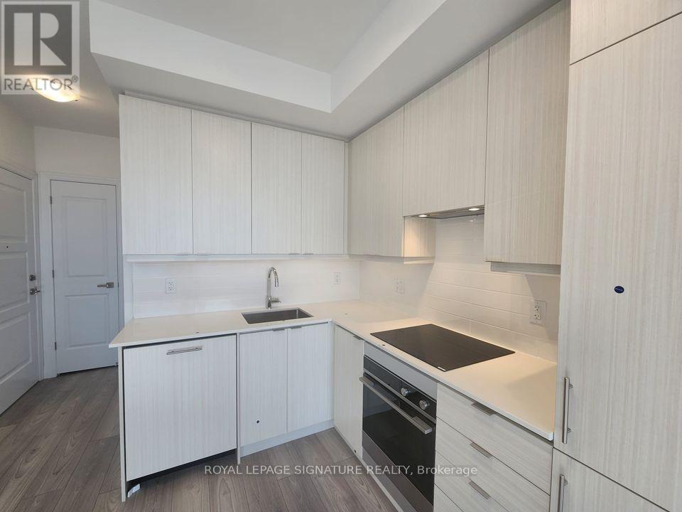 3105 - 36 Elm Drive, Mississauga, Ontario  L5B 1L9 - Photo 4 - W12557310