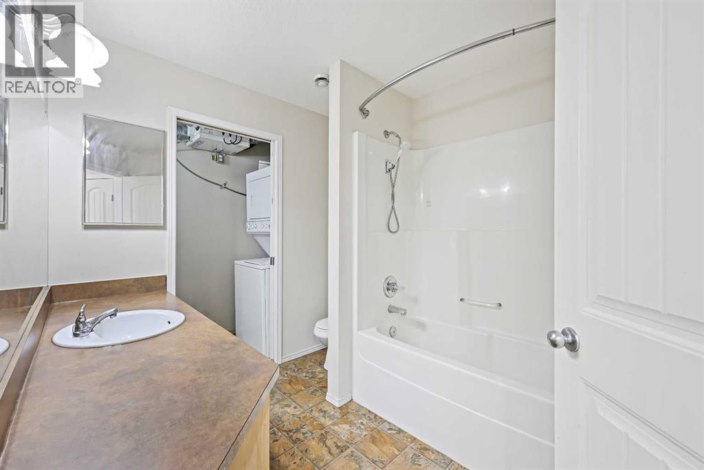 204, 30 Panatella Landing Nw, Calgary, Alberta  T3K 0K8 - Photo 17 - A2256467