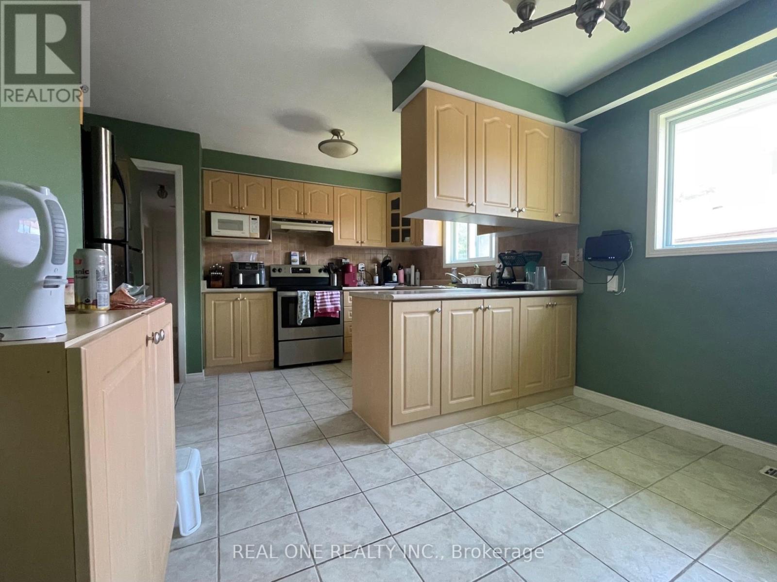 20 Mallaby Road, Toronto, Ontario  M2H 1P3 - Photo 5 - C12557326