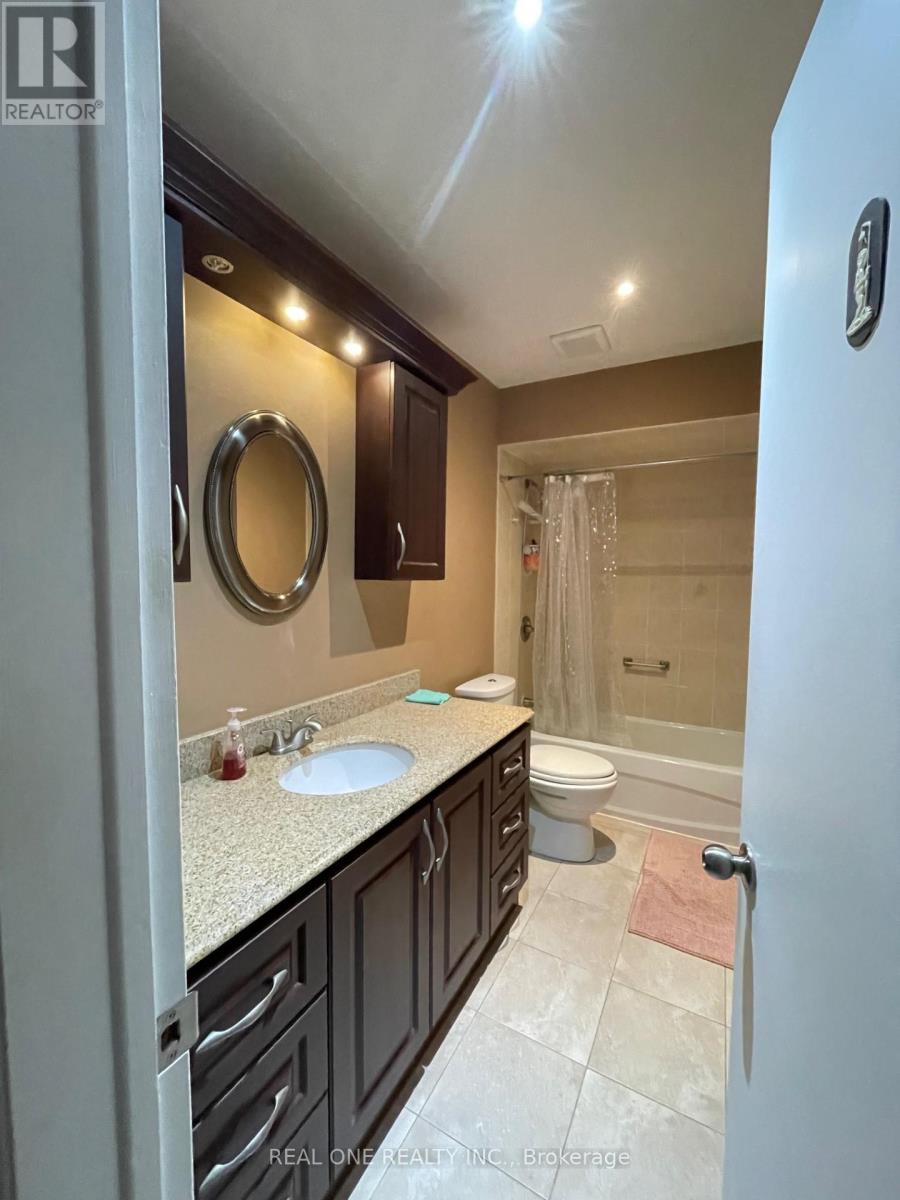 20 Mallaby Road, Toronto, Ontario  M2H 1P3 - Photo 7 - C12557326