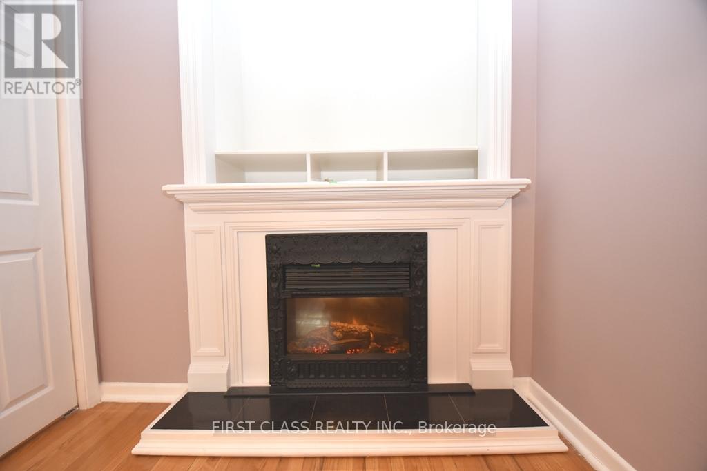 Main - 331 Woodsworth Road, Toronto, Ontario  M2L 2T7 - Photo 18 - C12557328