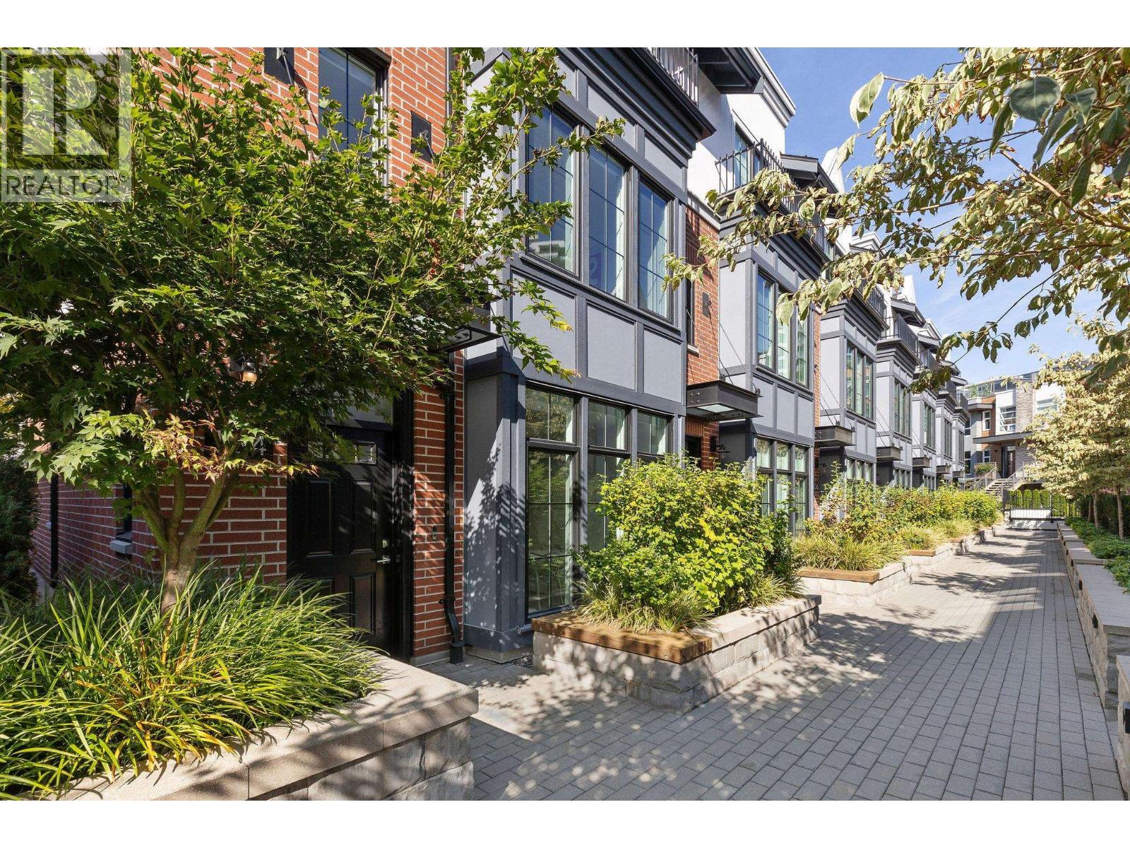 134 2070 CURLING ROAD, North Vancouver, British Columbia