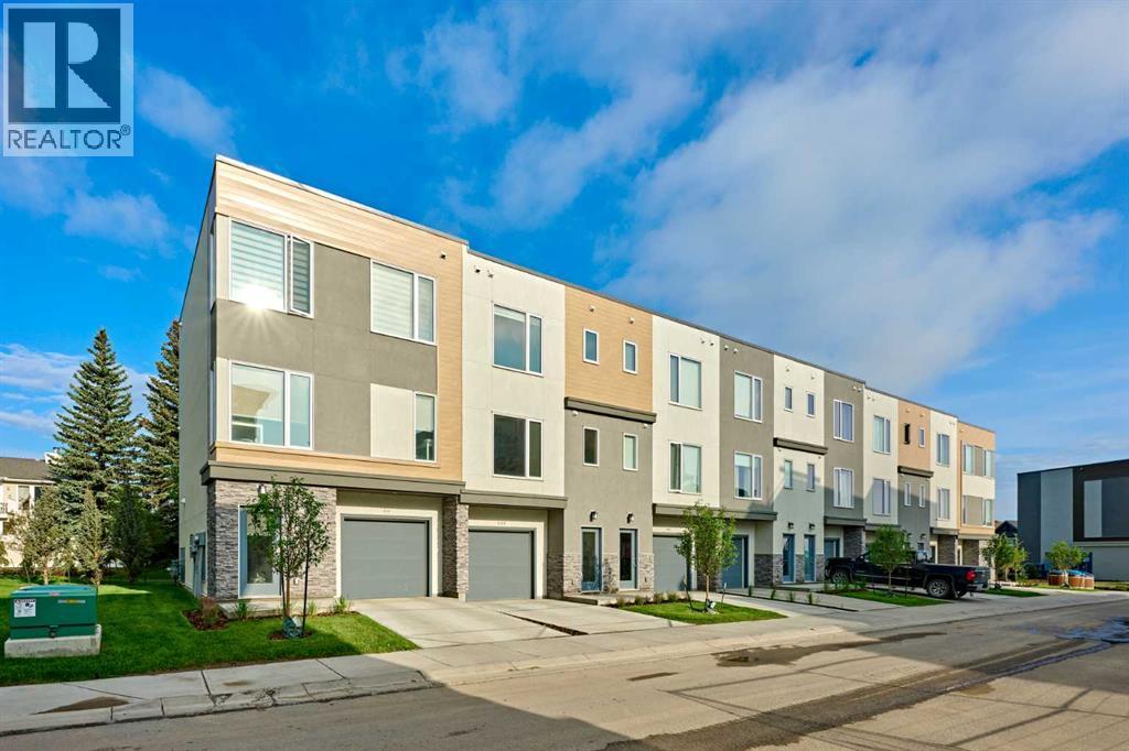 444 Shawnee Square Sw, Calgary, Alberta  T2Y 0W4 - Photo 3 - A2271554