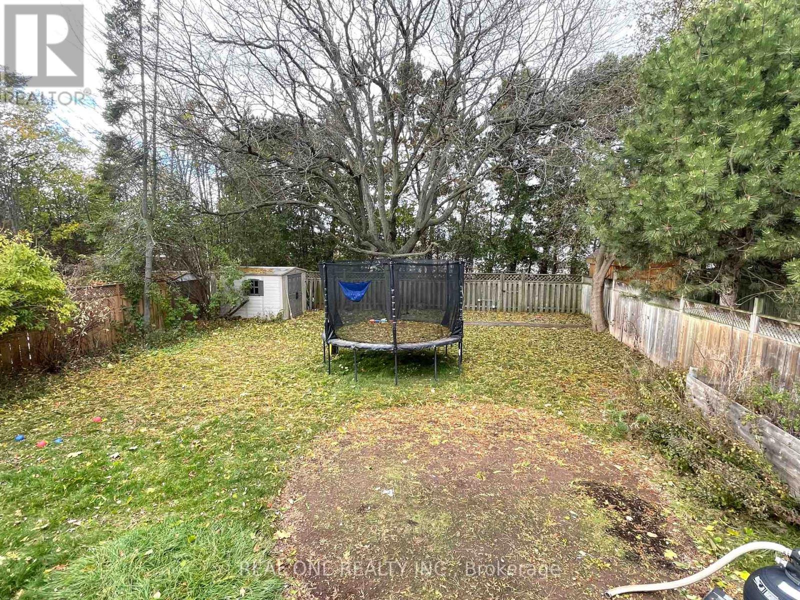 2249 Wyandotte Drive, Oakville, Ontario  L6L 2T4 - Photo 24 - W12557332