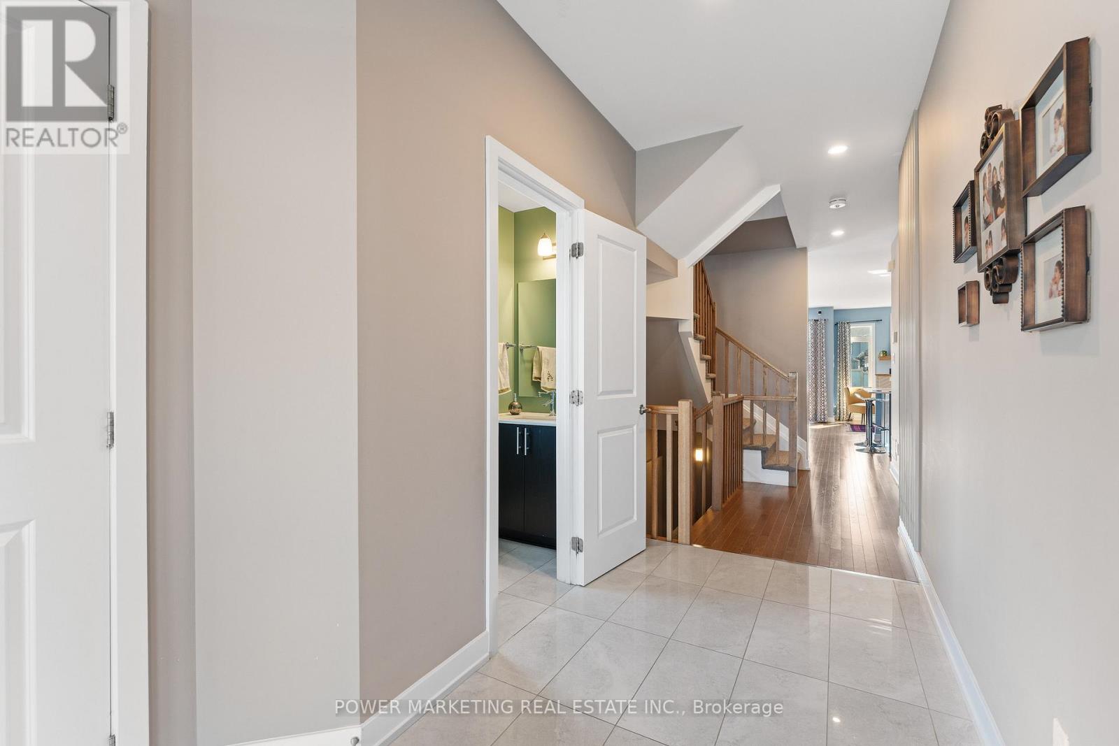 74 Finsbury Avenue, Ottawa, Ontario  K2S 2N8 - Photo 12 - X12557358