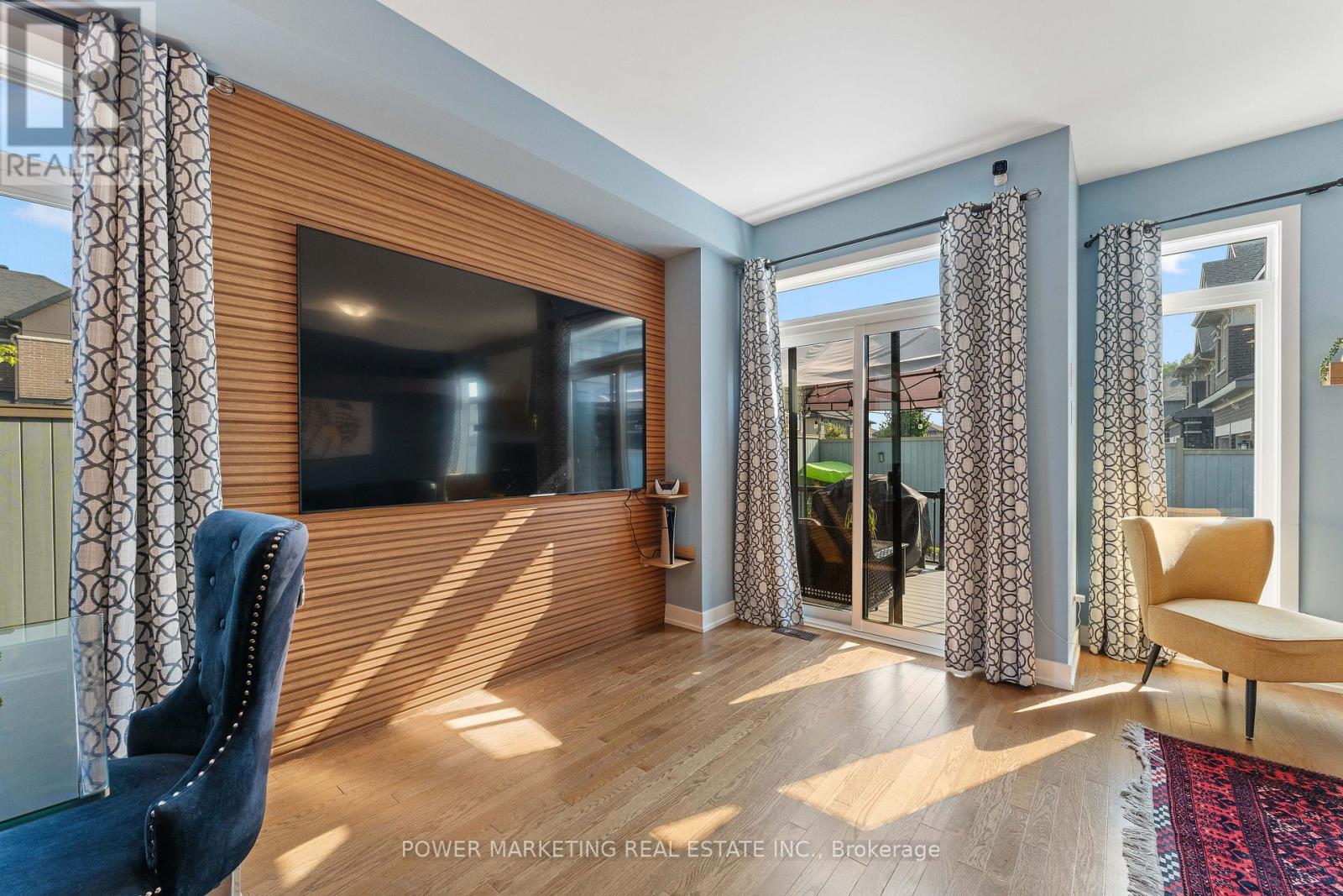 74 Finsbury Avenue, Ottawa, Ontario  K2S 2N8 - Photo 8 - X12557358