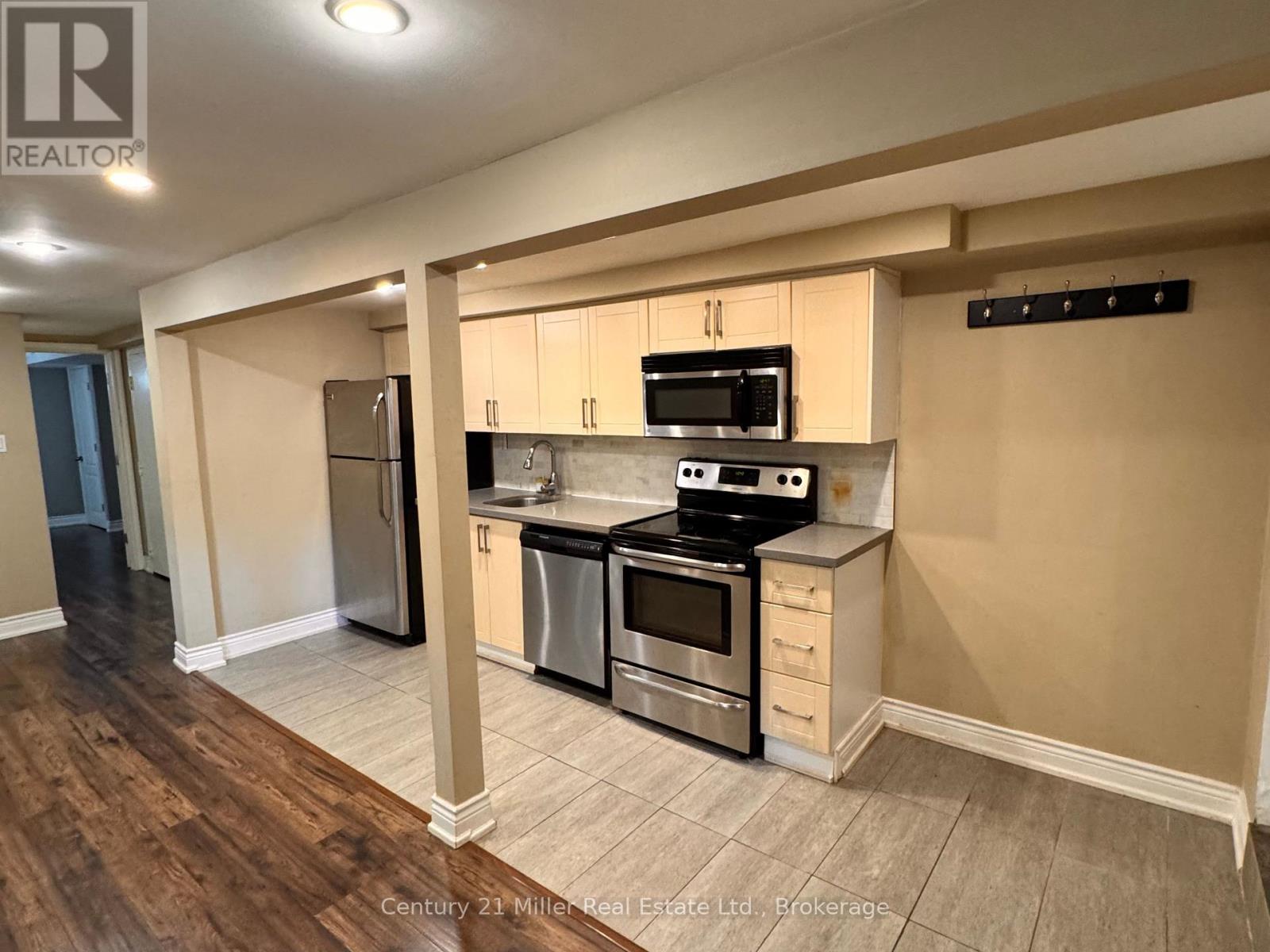 457 Annette Street, Toronto, Ontario  M6P 1S1 - Photo 5 - W12557366