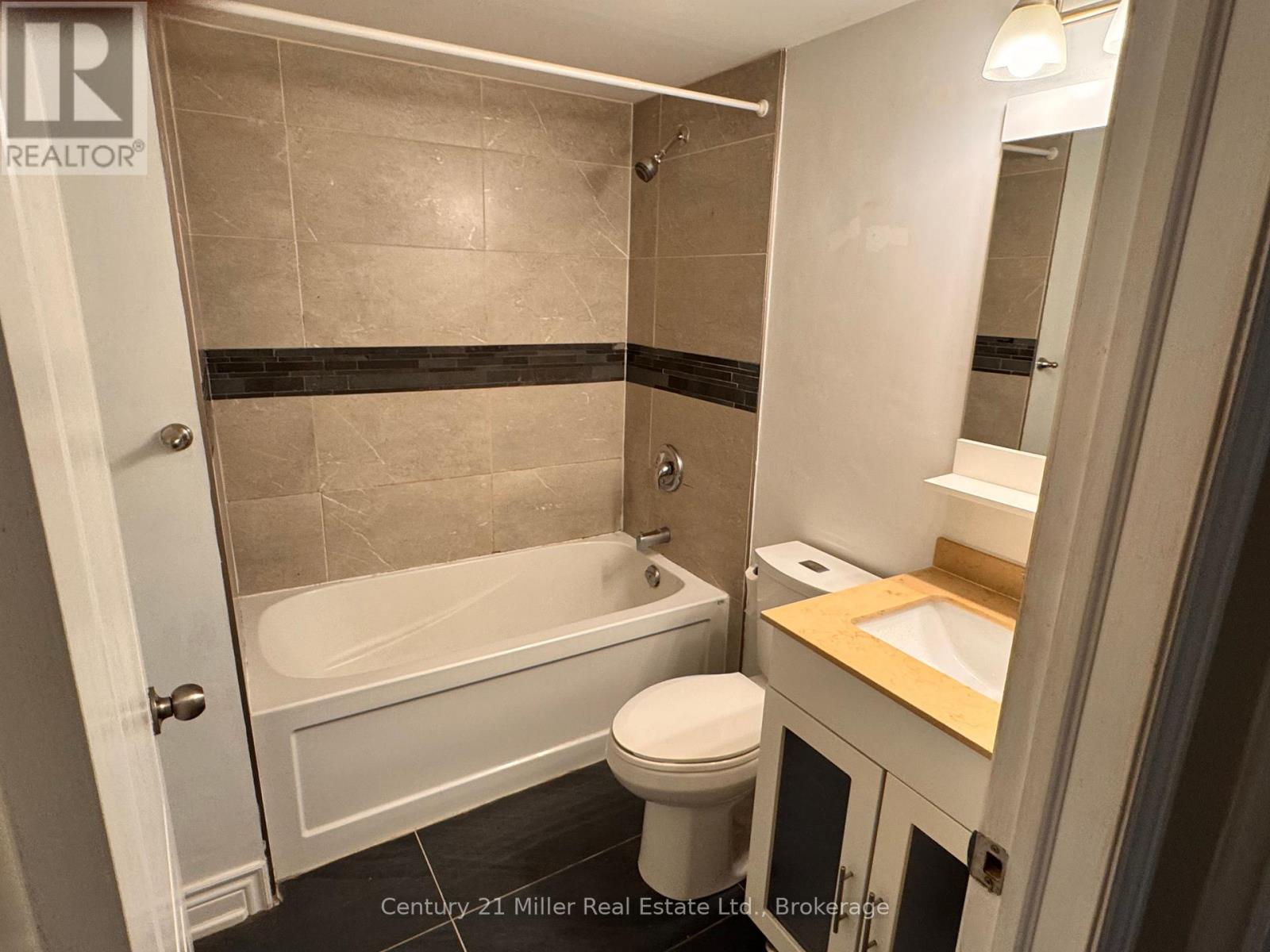 457 Annette Street, Toronto, Ontario  M6P 1S1 - Photo 6 - W12557366
