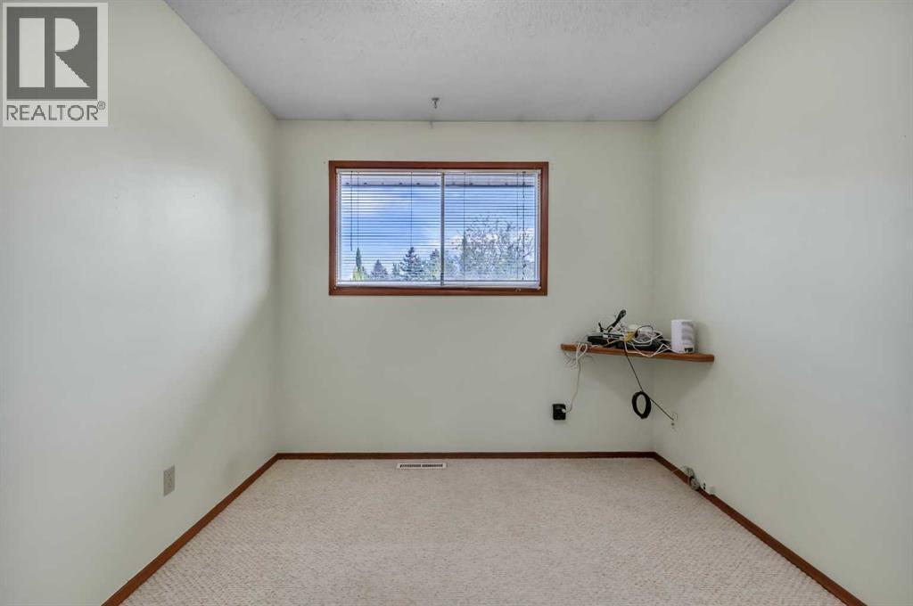 3303 Boulton Road Nw, Calgary, Alberta  T2L 1M2 - Photo 21 - A2260697