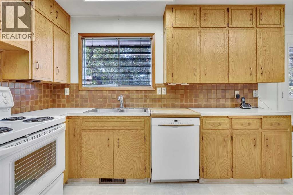 3303 Boulton Road Nw, Calgary, Alberta  T2L 1M2 - Photo 12 - A2260697