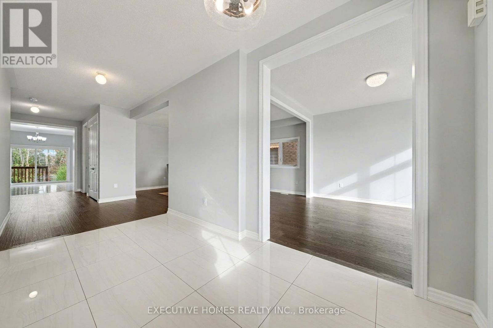 1753 Emberton Way, Innisfil, Ontario  L9S 0N4 - Photo 6 - N12555980