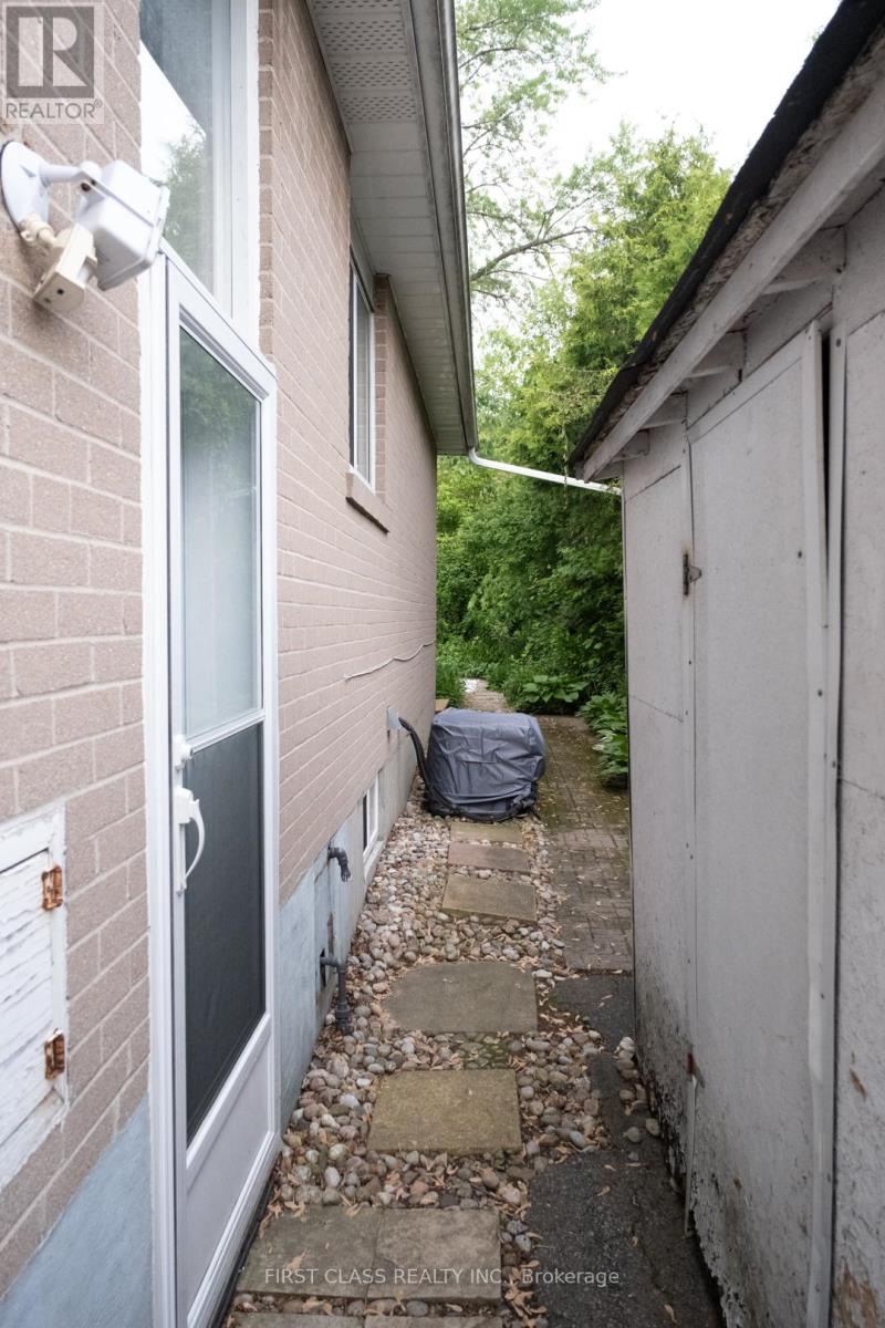Bsmt - 331 Woodsworth Road, Toronto, Ontario  M2L 2T7 - Photo 2 - C12557344