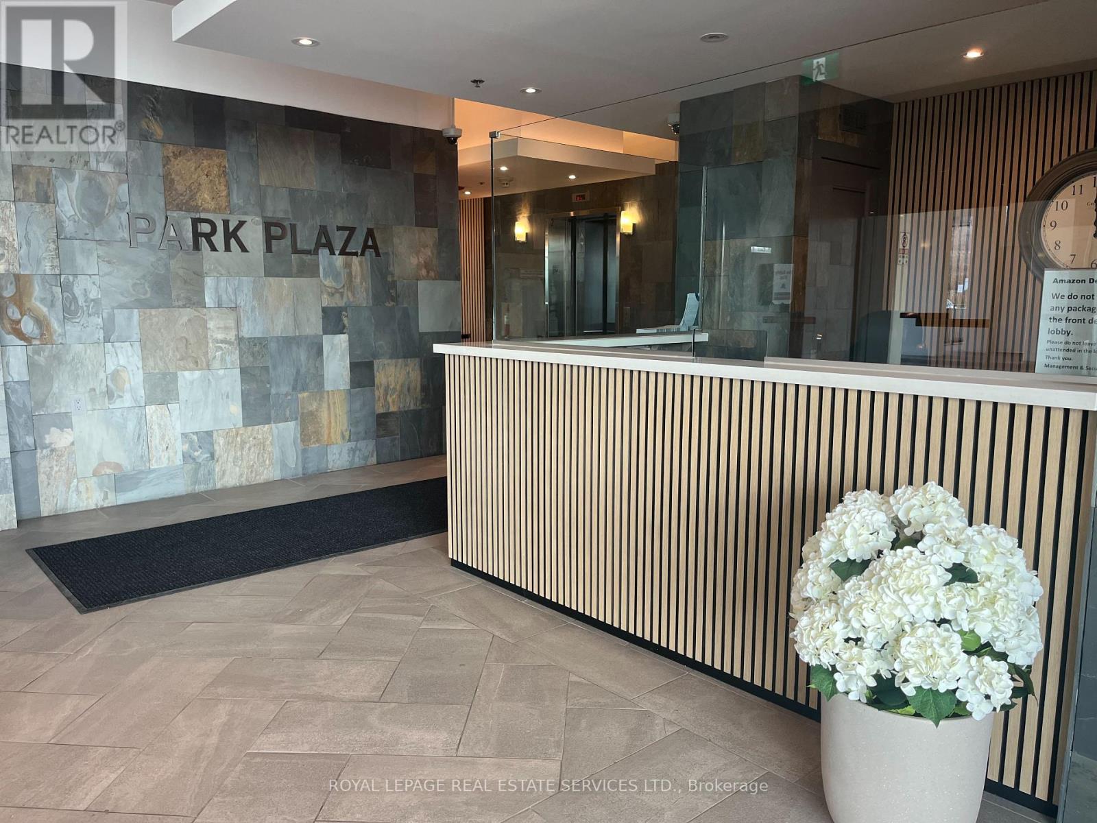 906 - 1030 Sheppard Avenue W, Toronto, Ontario  M3H 6C1 - Photo 3 - C12557346