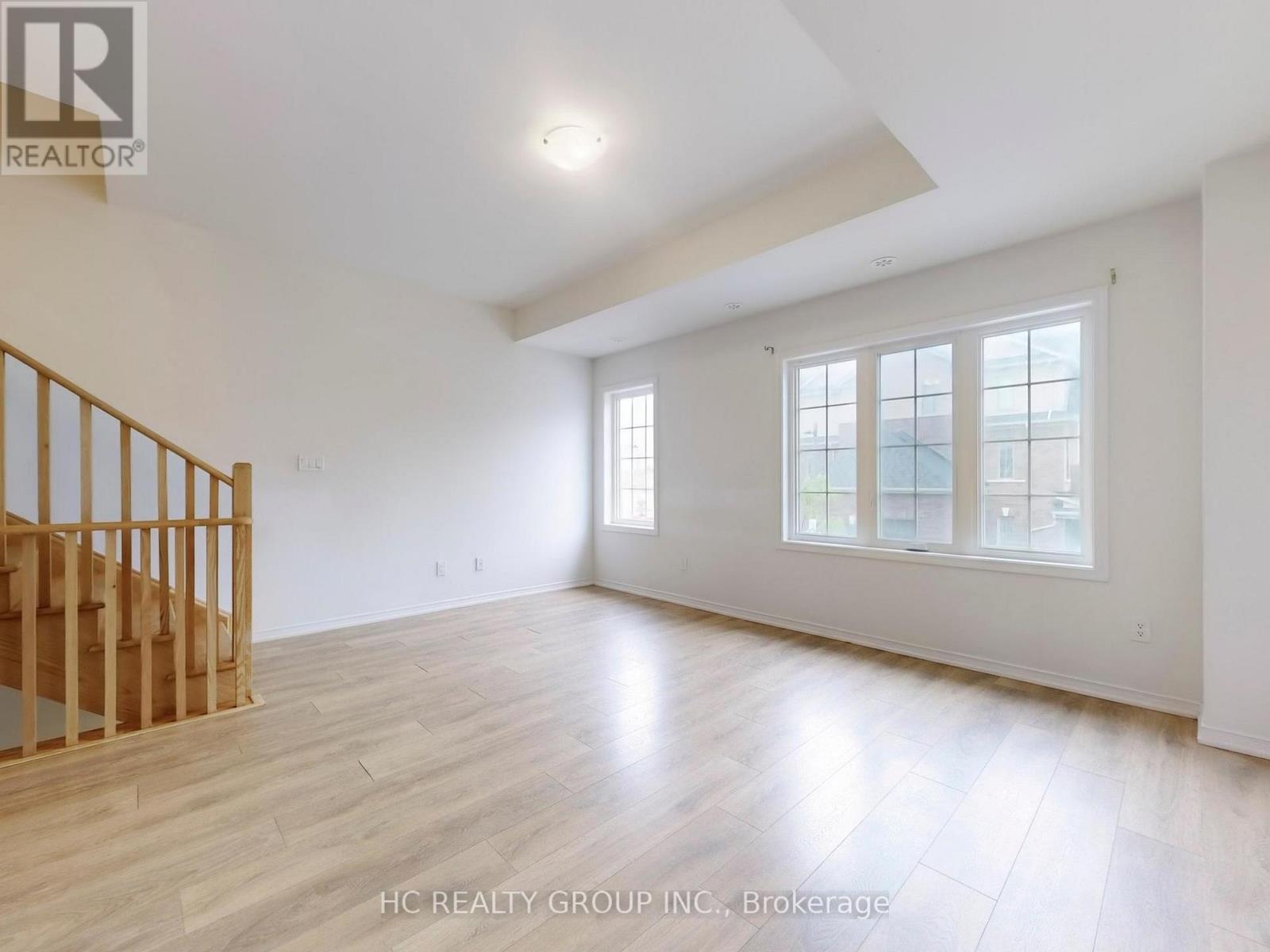 85 Danzatore Path, Oshawa, Ontario  L1L 0P9 - Photo 5 - E12557360