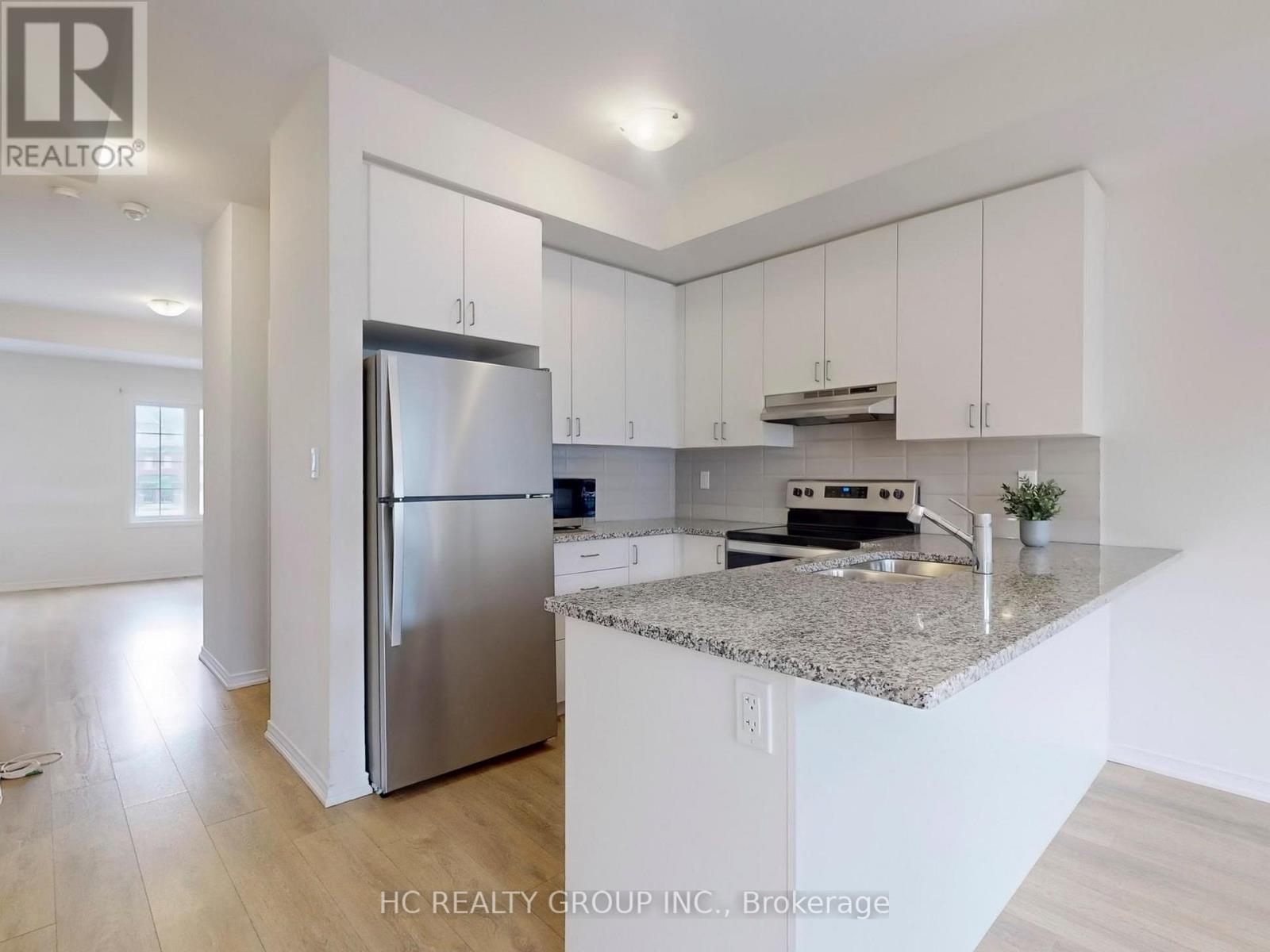 85 Danzatore Path, Oshawa, Ontario  L1L 0P9 - Photo 9 - E12557360