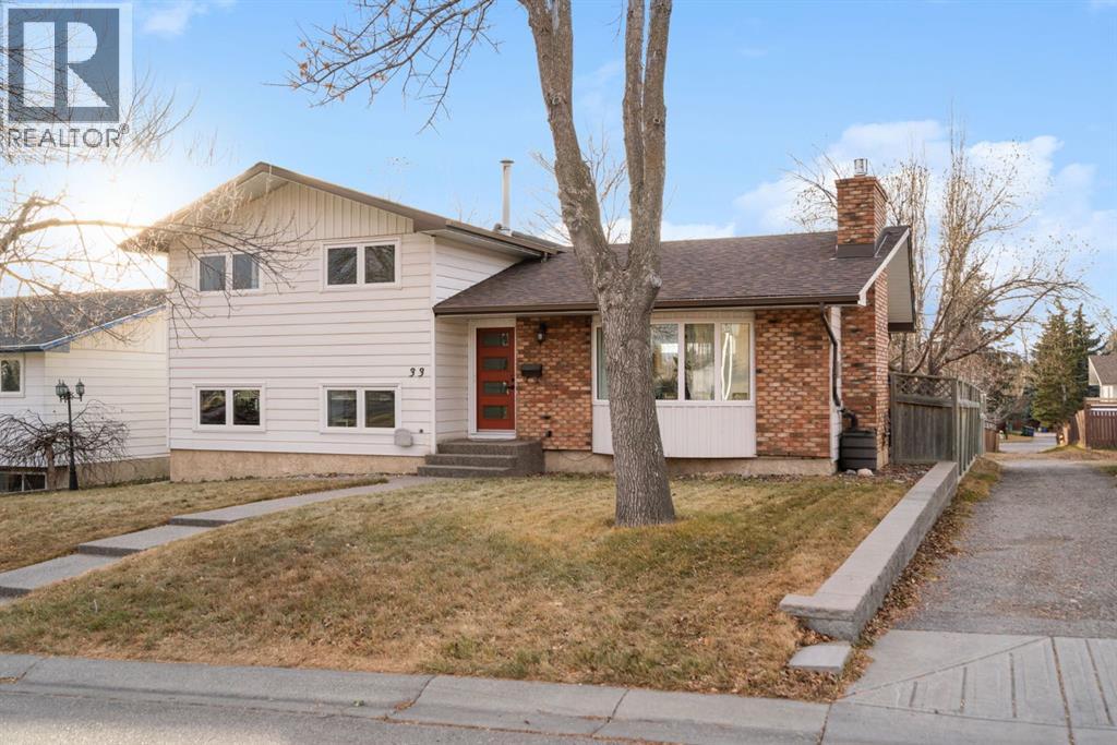 33 Carolina Drive, Cochrane, Alberta  T4C 1C4 - Photo 1 - A2270372