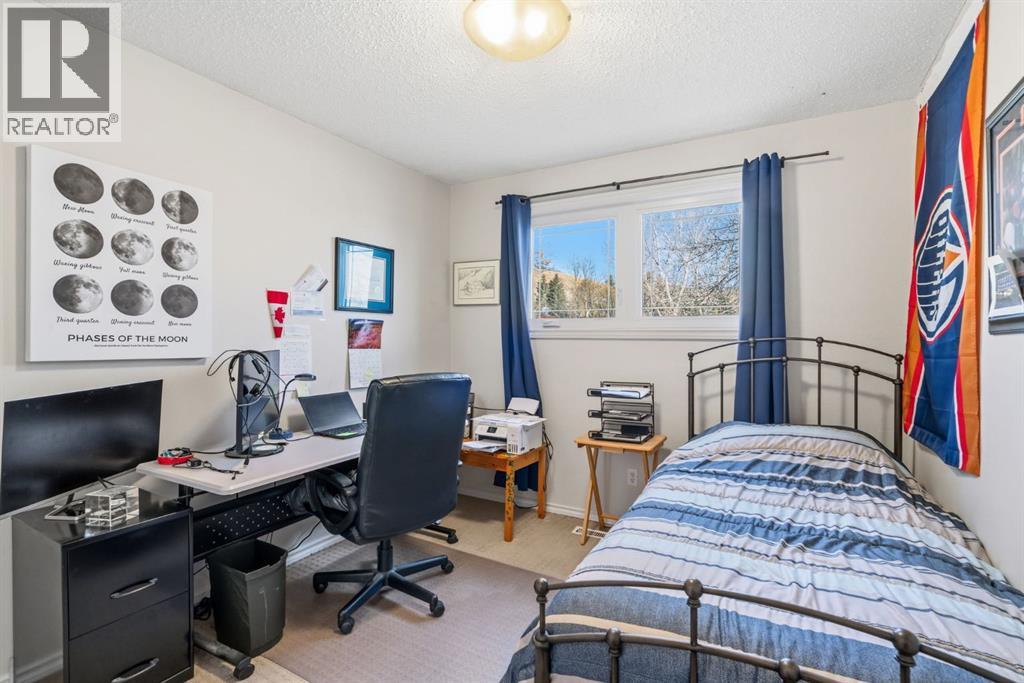 33 Carolina Drive, Cochrane, Alberta  T4C 1C4 - Photo 14 - A2270372