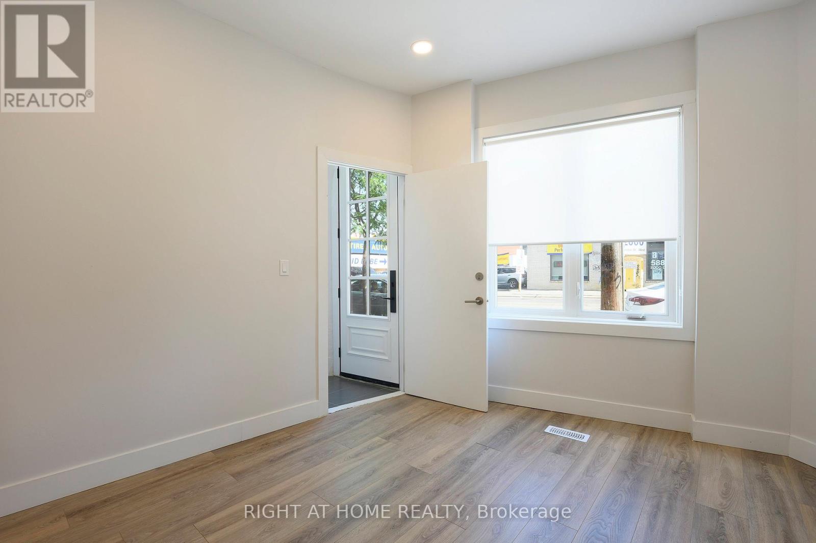 1995 Dundas Street W, Toronto, Ontario  M6R 1W7 - Photo 3 - W12557368